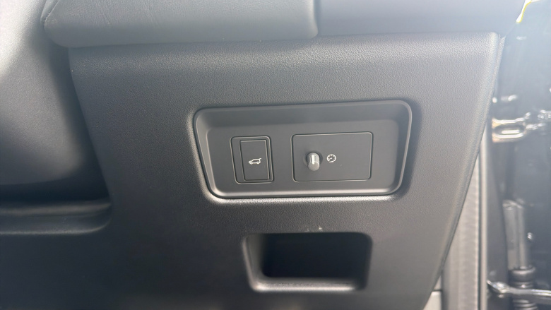 Land Rover Discovery 3.0 D350 Tempest 5dr Auto Diesel Station Wagon